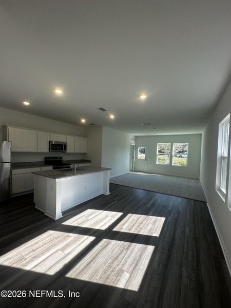Spacious, unfurnished interior of a new home in , Palm Coast (Image 18).