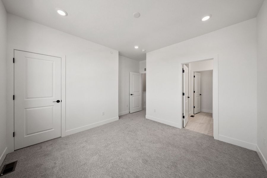 Spacious, unfurnished interior of a new home in Berkeley Villas, Denver (Image 29). Spacious, unfurnished interior of a new home in Berkeley Villas, Denver (Image 29).