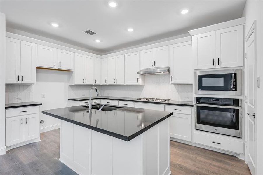 124 North Sky Drive ~ Ready Now 124 North Sky Drive ~ Ready Now