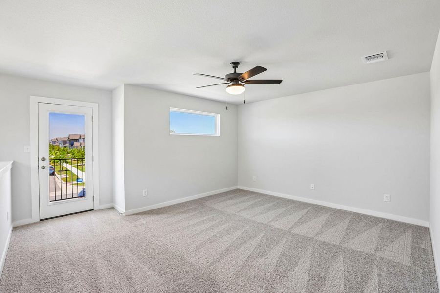 Spacious, unfurnished interior of a new home in Avery Centre, Round Rock (Image 26).