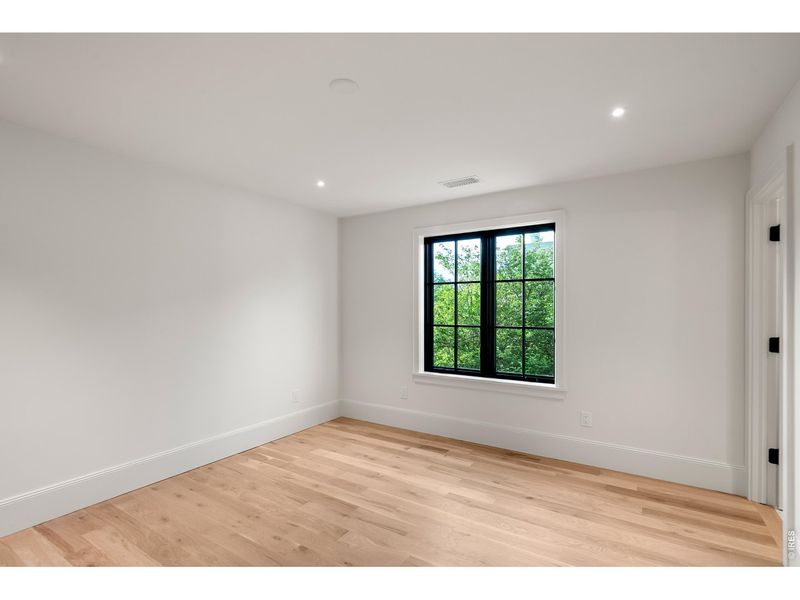 Spacious, unfurnished interior of a new home in , Denver (Image 20).