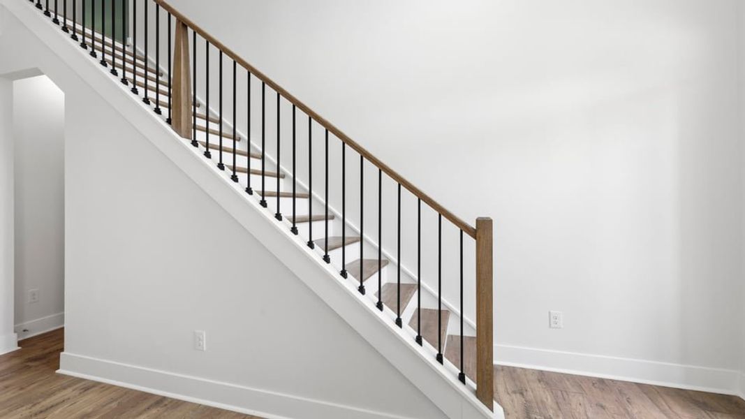 Spacious, unfurnished interior of a new home in Sycamore Cove, Woodruff (Image 24).