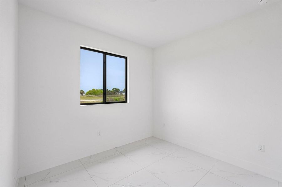 19-web-or-mls-W Broad Cir-S2404-019 19-web-or-mls-W Broad Cir-S2404-019