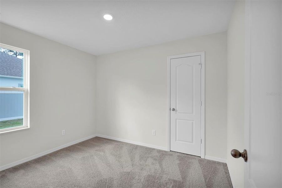 Spacious, unfurnished interior of a new home in Marion Oaks, Ocala (Image 13).