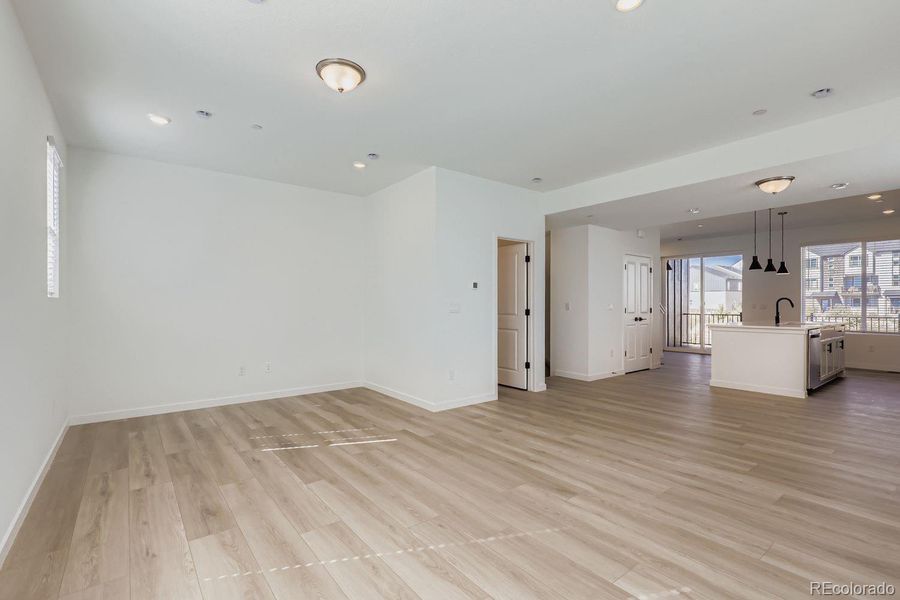 Spacious, unfurnished interior of a new home in , Broomfield (Image 20).