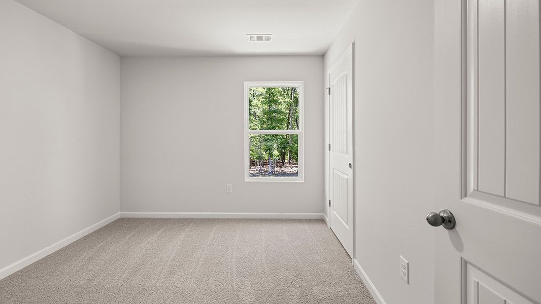 Spacious, unfurnished interior of a new home in Oconee Overlook Townhomes, Gainesville (Image 18).