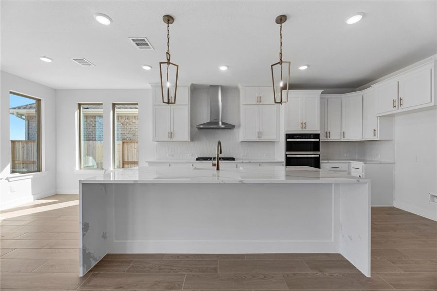 Representative image. Features, selections and colors may vary.