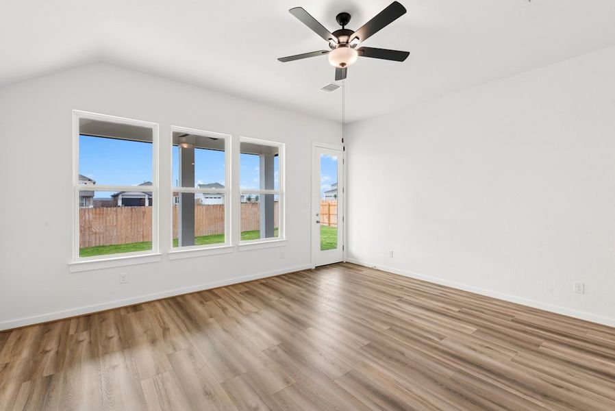 Spacious, unfurnished interior of a new home in University Heights, Round Rock (Image 39).