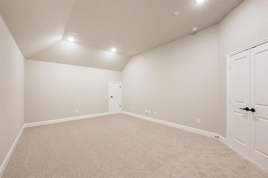 Spacious, unfurnished interior of a new home in Triple Diamond Ranch, Mansfield (Image 27). Spacious, unfurnished interior of a new home in Triple Diamond Ranch, Mansfield (Image 27).