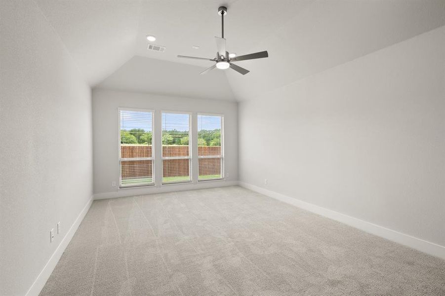 Spacious, unfurnished interior of a new home in Shady Valley Estates, Midlothian (Image 16).