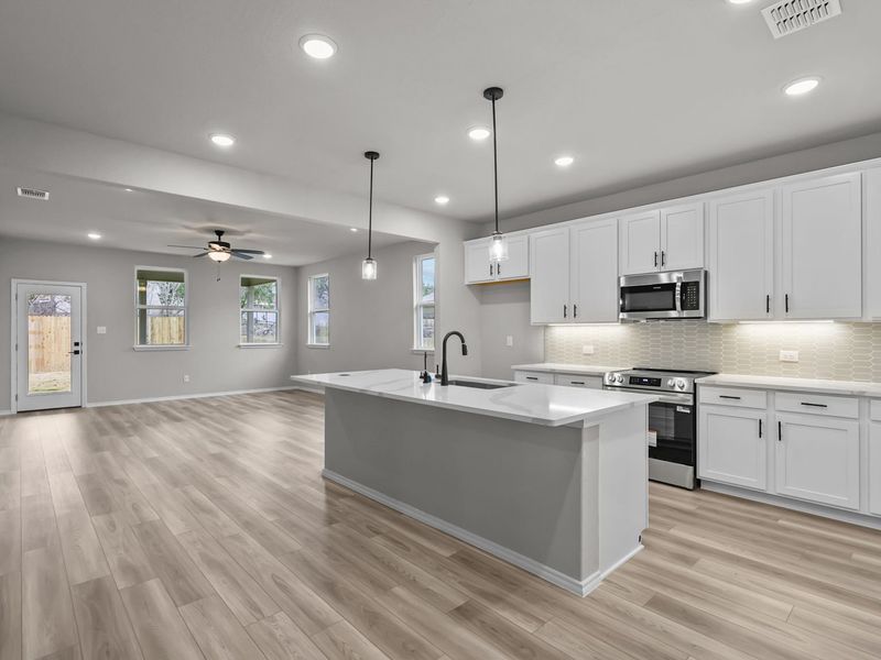 Representative furnished interior of a home built from the The Glenwood E by Davidson Homes LLC in Bricewood, San Antonio (Image 9).