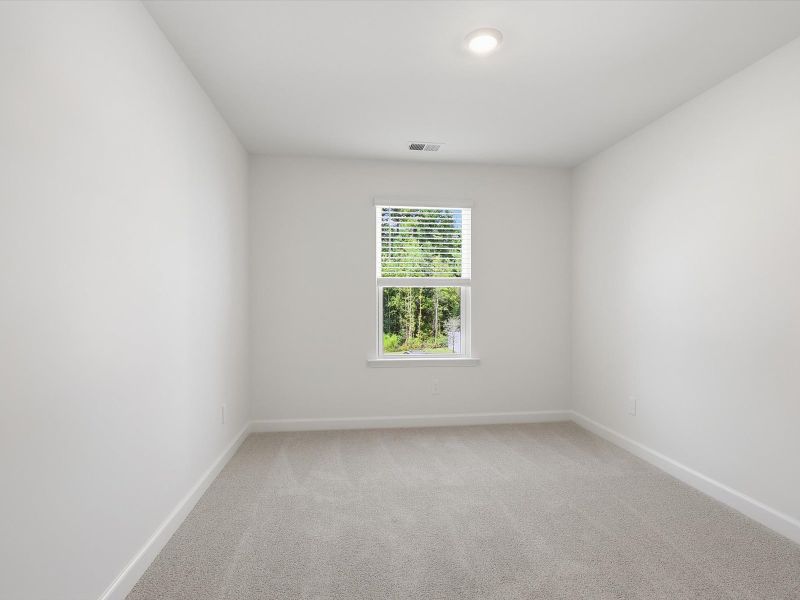 Spacious, unfurnished interior of a new home in Courts at Brook Run, Moncks Corner (Image 14).