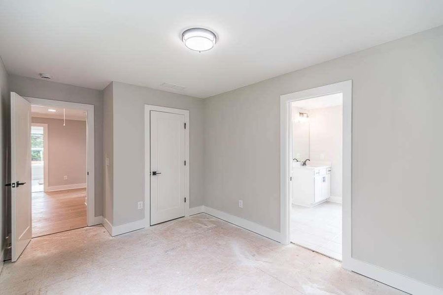 Spacious, unfurnished interior of a new home in Creekside, Decatur (Image 15).