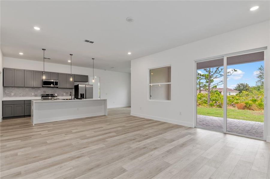 Spacious, unfurnished interior of a new home in , Port Charlotte (Image 19).