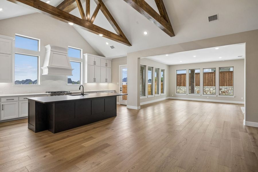 Spacious, unfurnished interior of a new home in Mustang Lakes, Celina (Image 22).