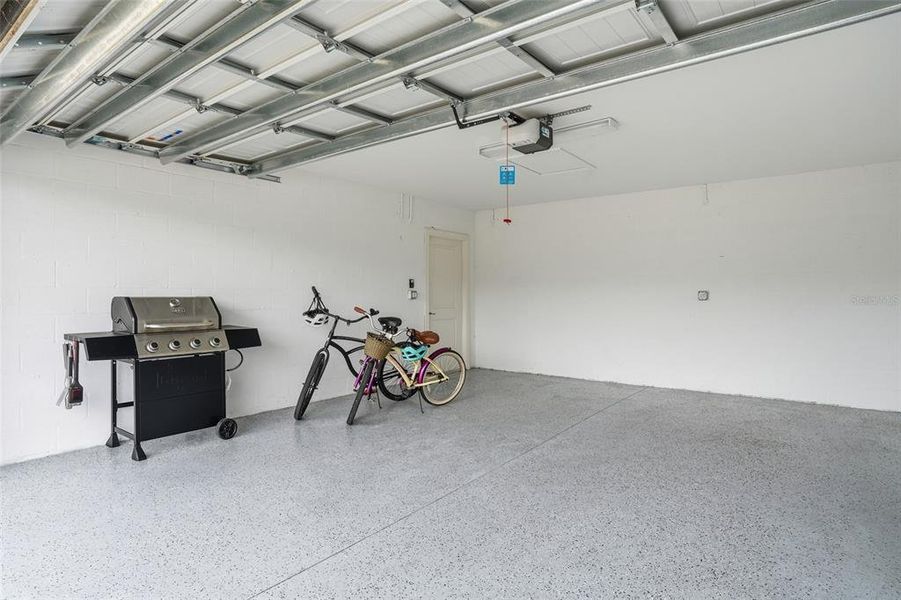 Spacious, unfurnished interior of a new home in , Punta Gorda (Image 20).