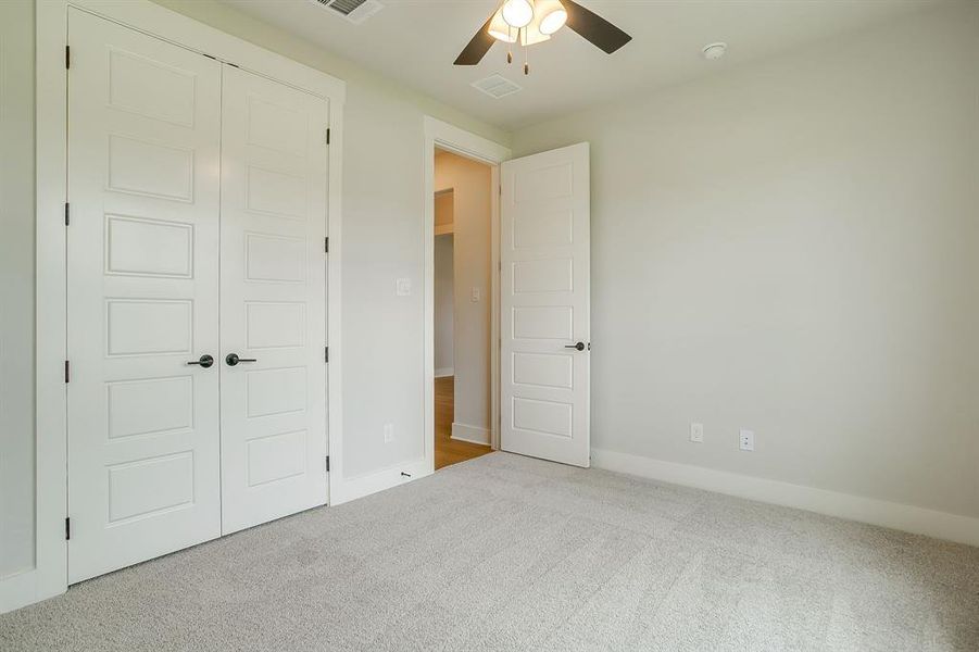 Spacious, unfurnished interior of a new home in Peaks at Lone Elm, Waxahachie (Image 36).