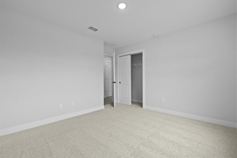 Spacious, unfurnished interior of a new home in Stono Village, Hollywood (Image 20).