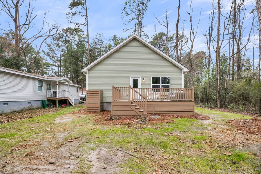Exterior details and patio area of a home in , Summerville (Image 4).