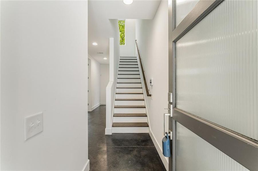 Spacious, unfurnished interior of a new home in , Atlanta (Image 21).