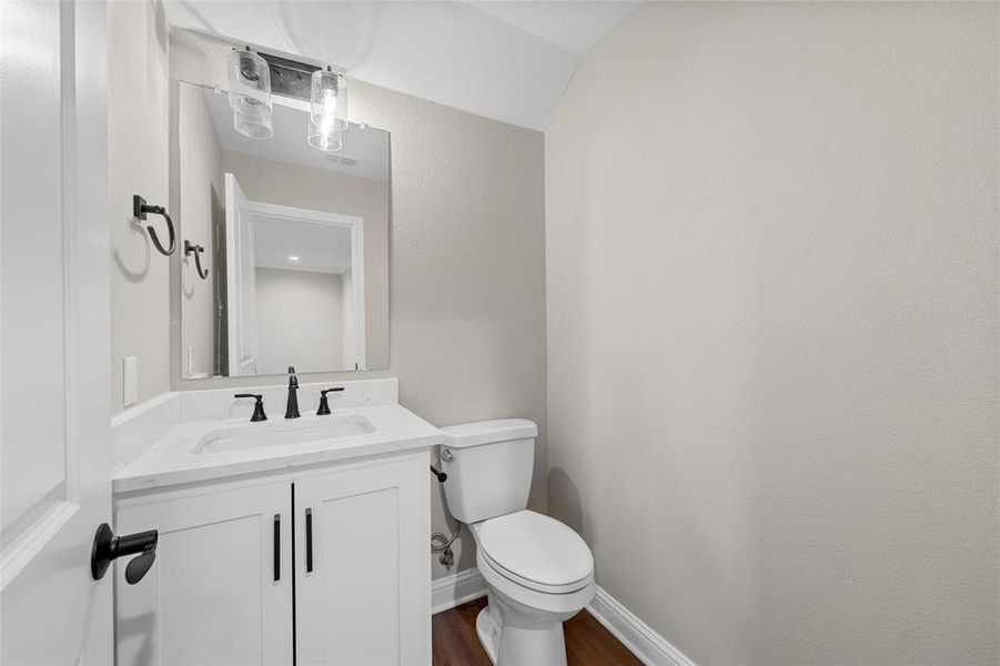 Furnished interior view inside a new home in , Waco (Image 10).