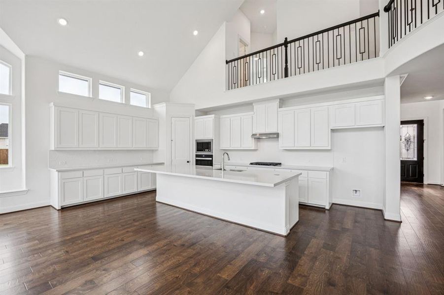 Spacious, unfurnished interior of a new home in Dominion of Pleasant Valley, Wylie (Image 15).