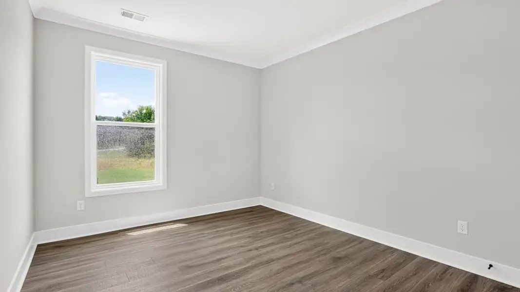 Spacious, unfurnished interior of a new home in Cottonwood Ridge, Piedmont (Image 31).