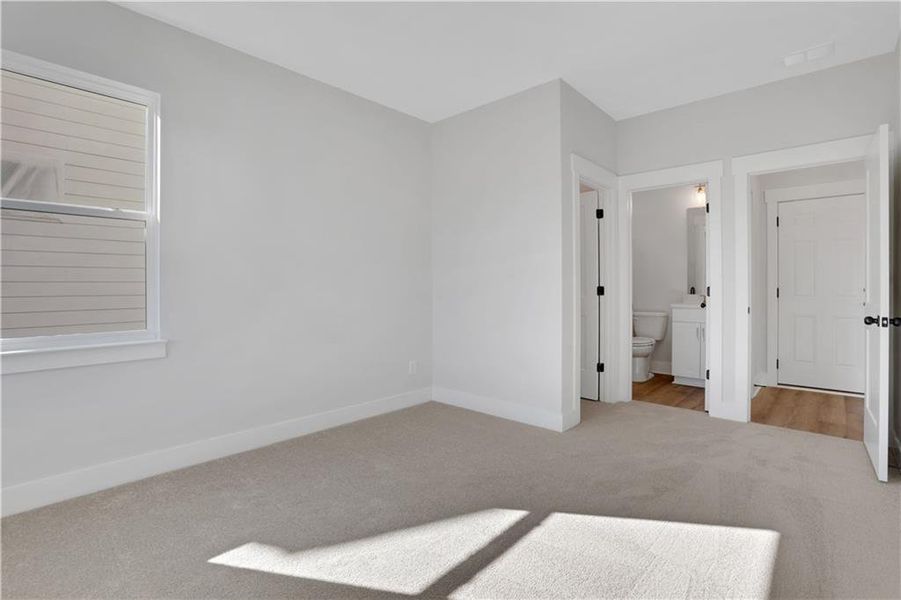 Spacious, unfurnished interior of a new home in Twin Lakes, Hoschton (Image 48).