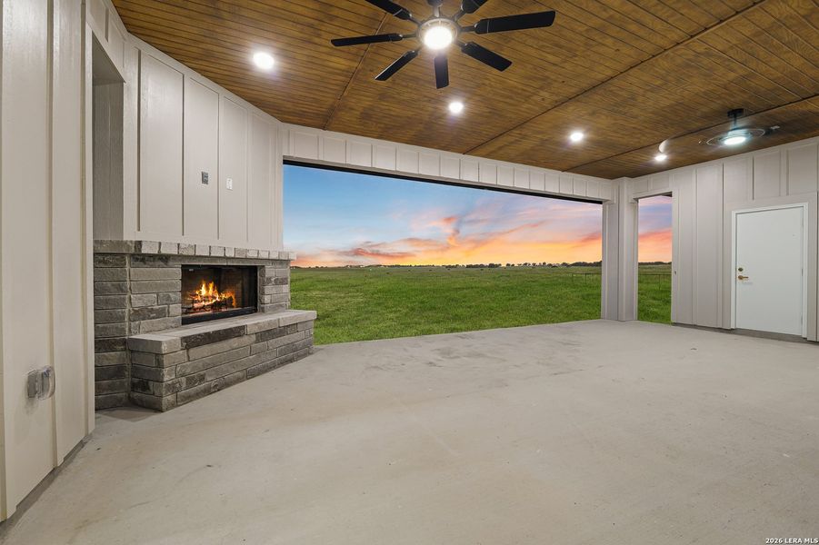 Exterior details and patio area of a home in , La Vernia (Image 29).