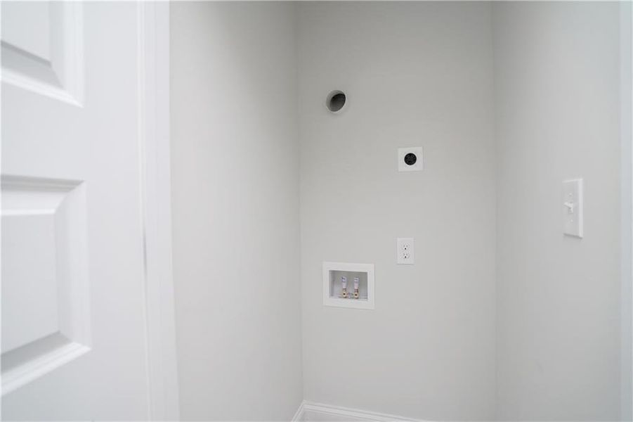 Spacious, unfurnished interior of a new home in , Stone Mountain (Image 20).