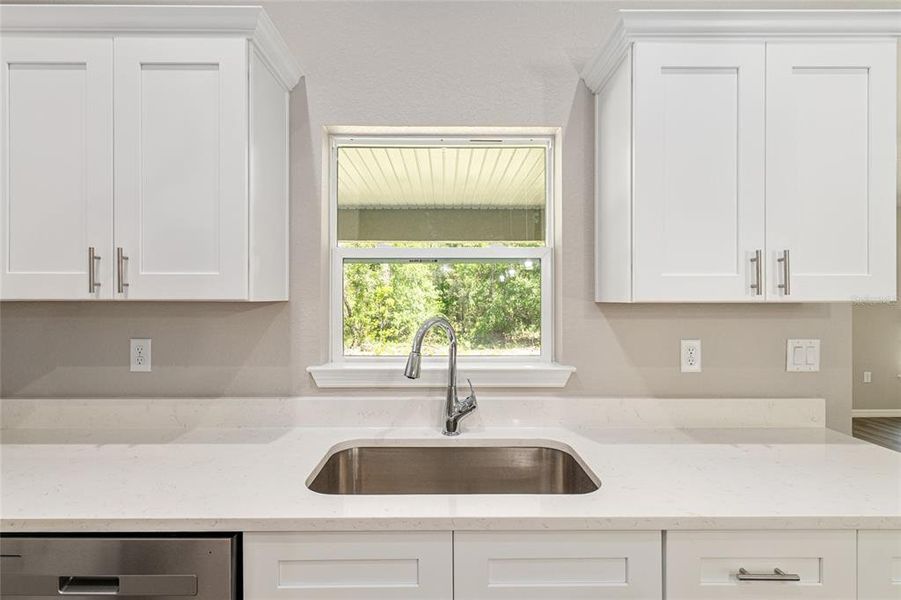 Close-up of interior finishes inside a home in , Dunnellon (Image 17).