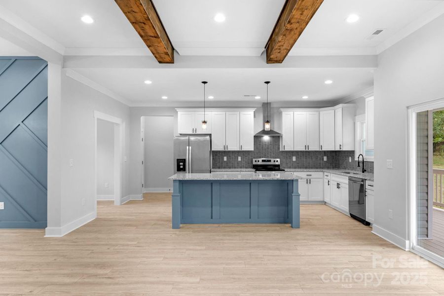 Kitchen Island Breakfast area