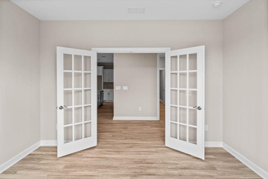 Spacious, unfurnished interior of a new home in Traditions at Carolina Forest, Myrtle Beach (Image 20). Spacious, unfurnished interior of a new home in Traditions at Carolina Forest, Myrtle Beach (Image 20).