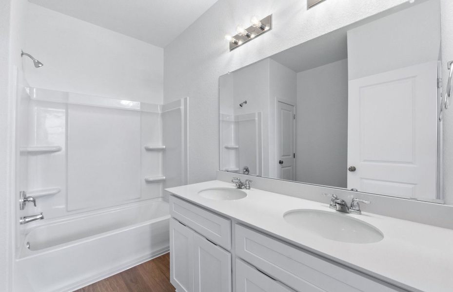 Furnished interior view inside a new home in Alto, San Marcos (Image 6).