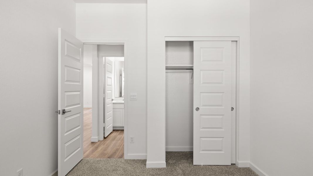 Spacious, unfurnished interior of a new home in Zanjero Pass, Waddell (Image 22).
