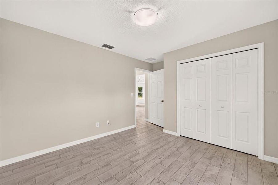 Spacious, unfurnished interior of a new home in , Ocala (Image 26).