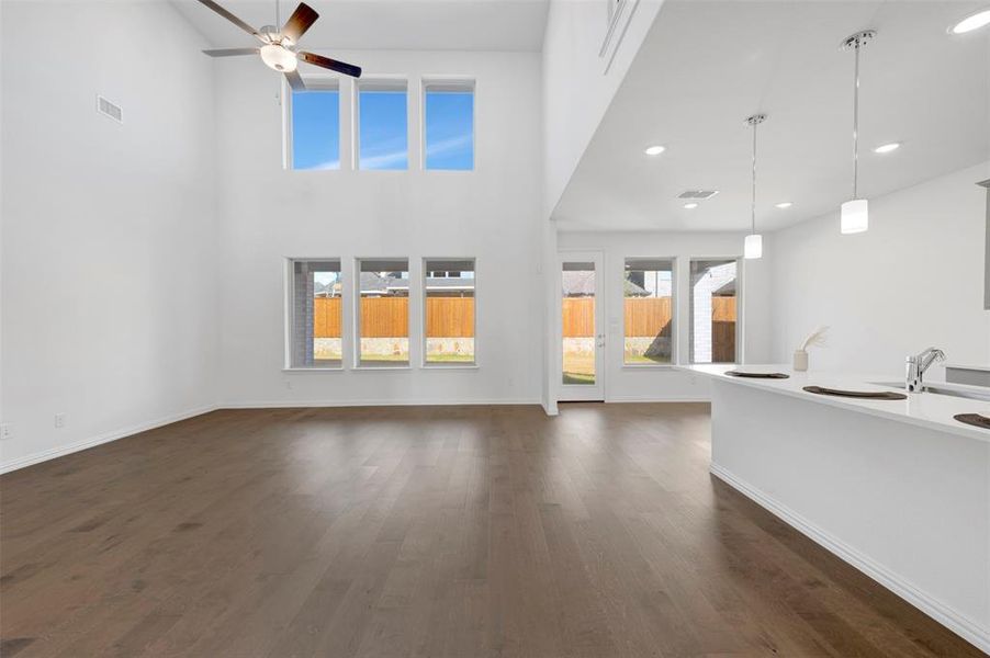 Spacious, unfurnished interior of a new home in Lilyana, Prosper (Image 21).