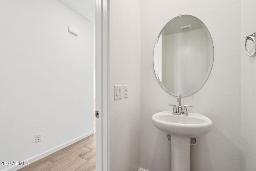 30-web-or-mls-W Camden Ave-S0402-030