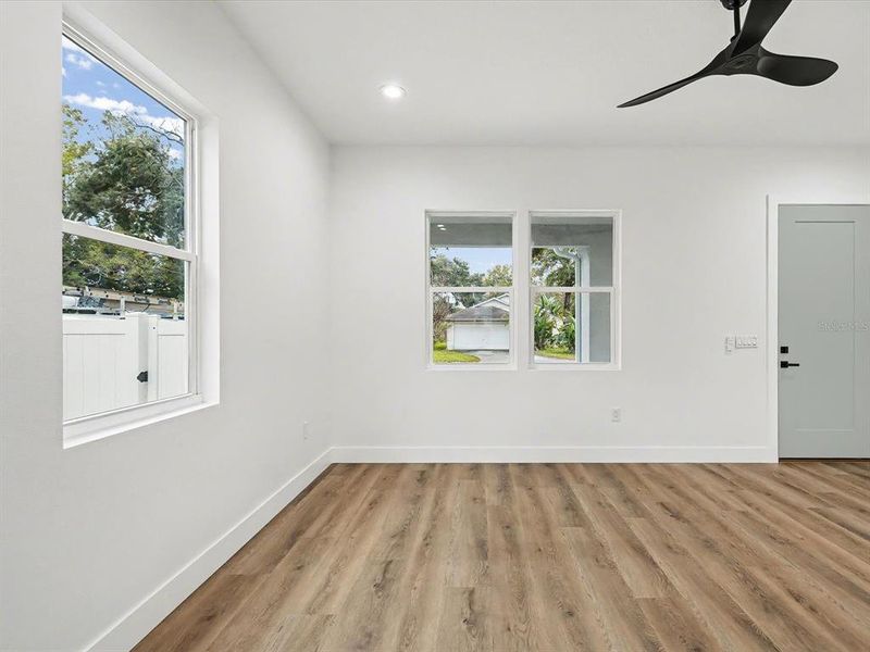 Spacious, unfurnished interior of a new home in , St. Petersburg (Image 60).