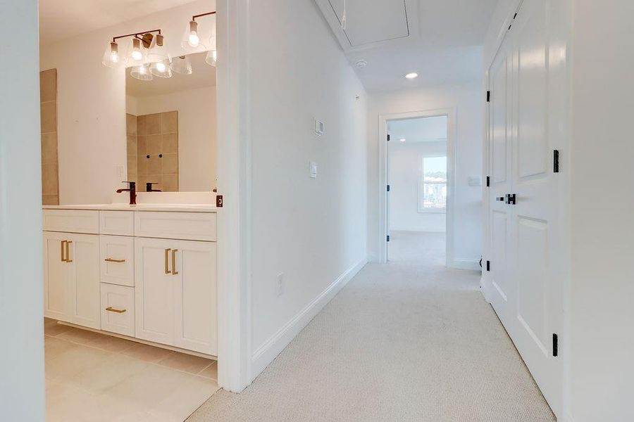 Image 33 of a home in .