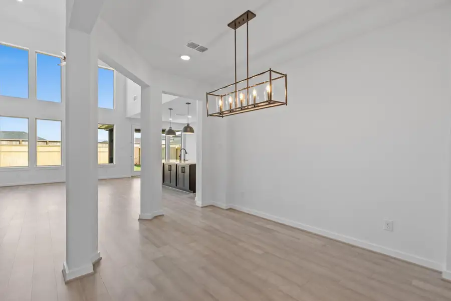 *REPRESENTATIONAL PHOTO* Elegant Dining With a View