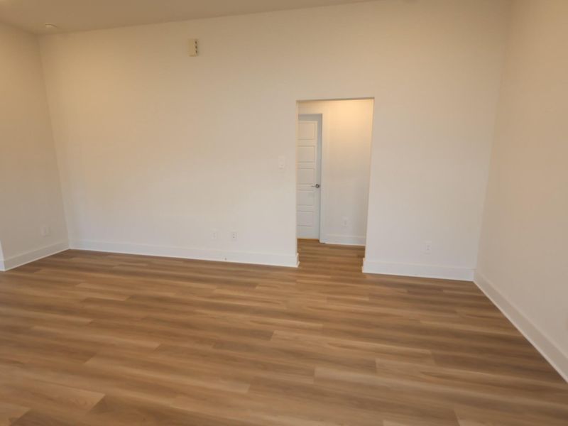 Spacious, unfurnished interior of a new home in Sorella, Tomball (Image 10). Spacious, unfurnished interior of a new home in Sorella, Tomball (Image 10).