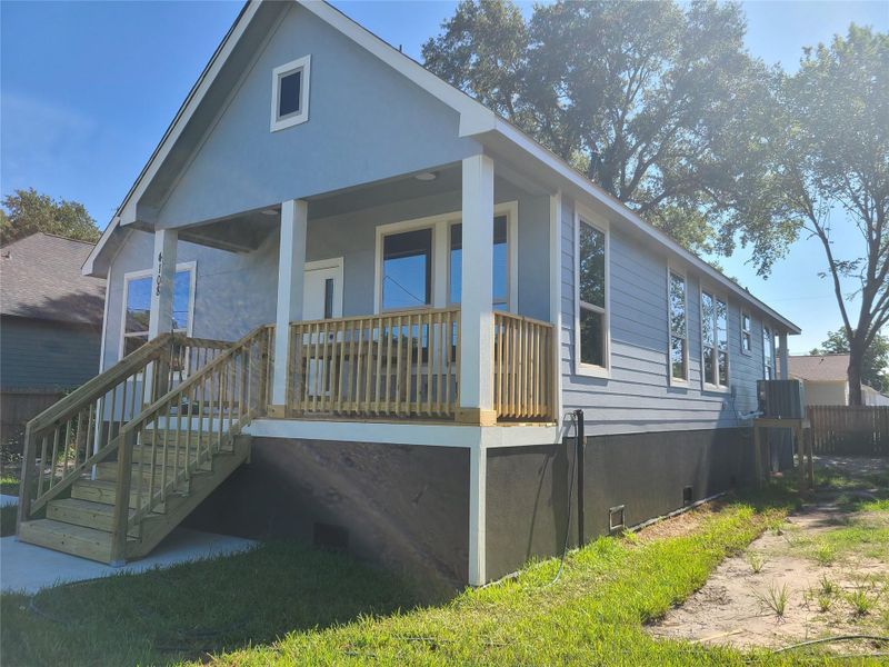 Exterior details and patio area of a home in , Houston (Image 4).
