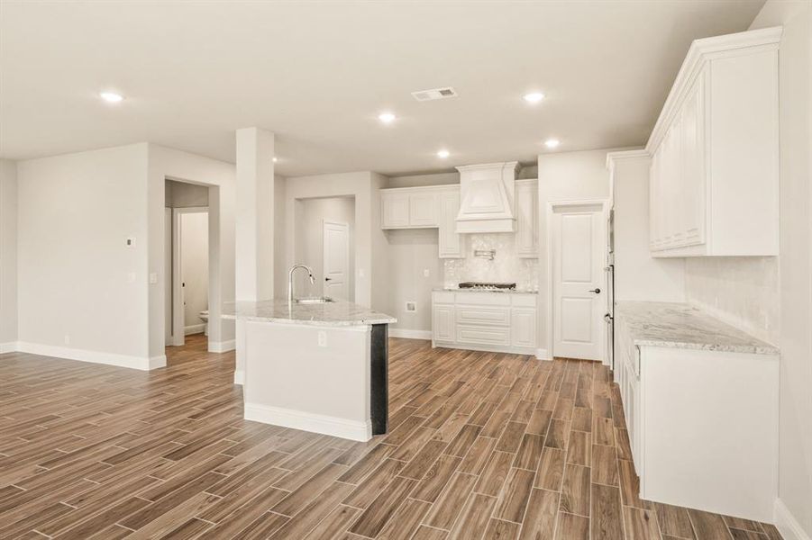 Spacious, unfurnished interior of a new home in Hampton Park, Glenn Heights (Image 28).