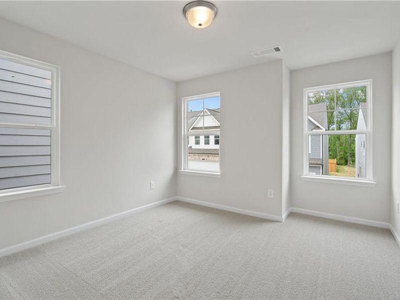 Spacious, unfurnished interior of a new home in The Village at Shallowford, Kennesaw (Image 27).