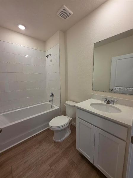 Furnished interior view inside a new home in , Daytona Beach (Image 8).