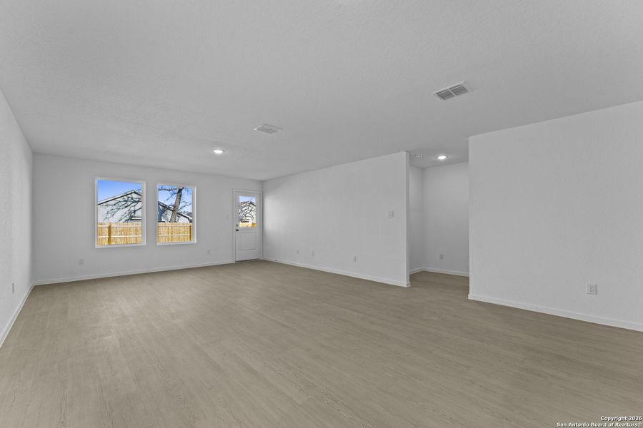 Spacious, unfurnished interior of a new home in Friendship Oaks, Fredericksburg (Image 15).