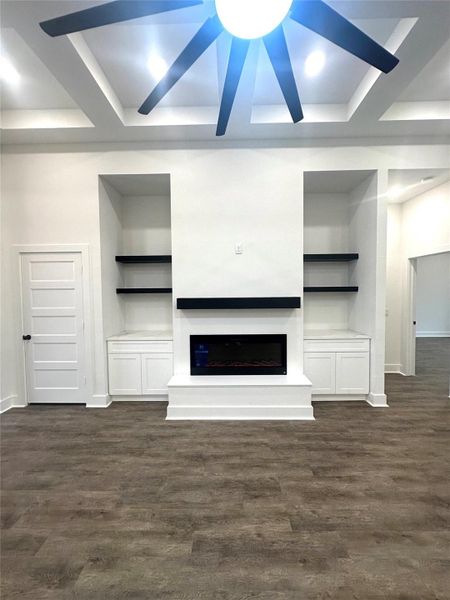 Spacious, unfurnished interior of a new home in , Huffman (Image 11).