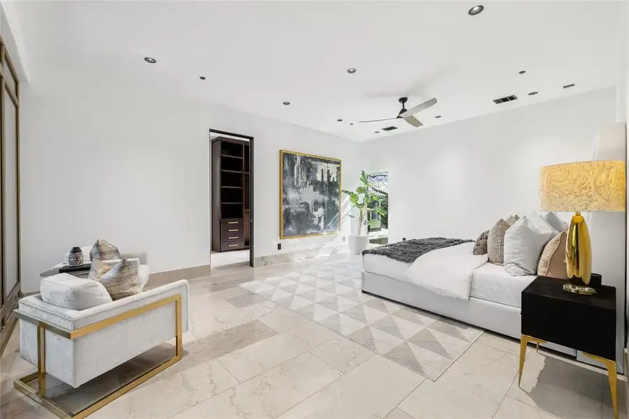 Furnished interior view inside a new home in , Dallas (Image 10).