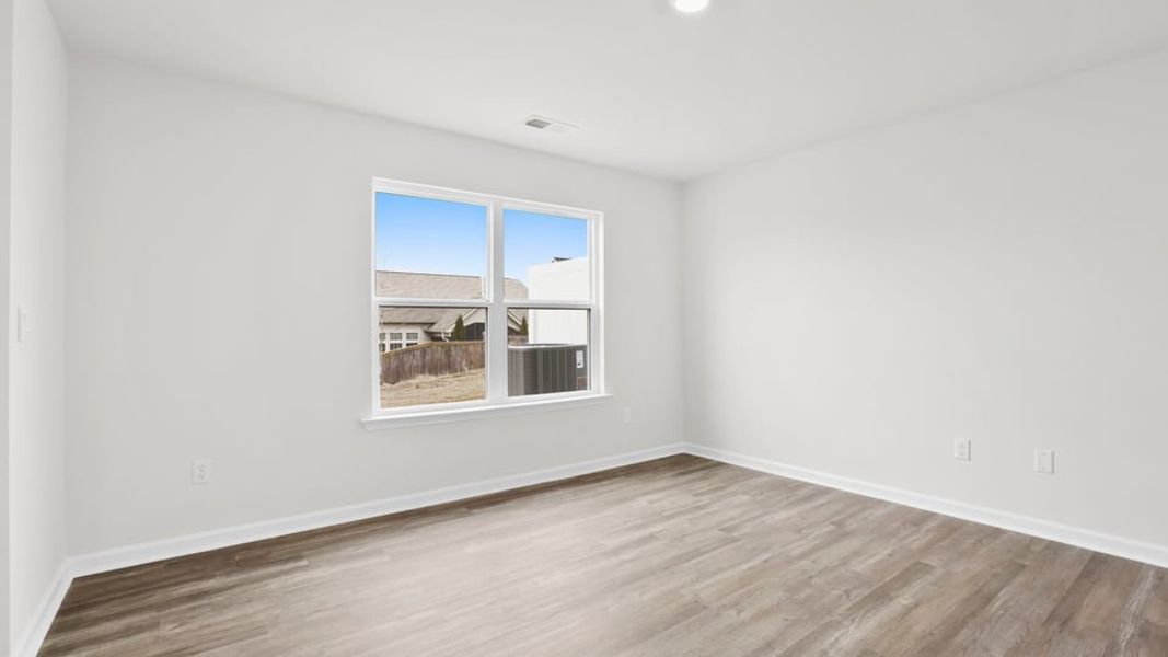 Spacious, unfurnished interior of a new home in Covington Village, Greer (Image 19).